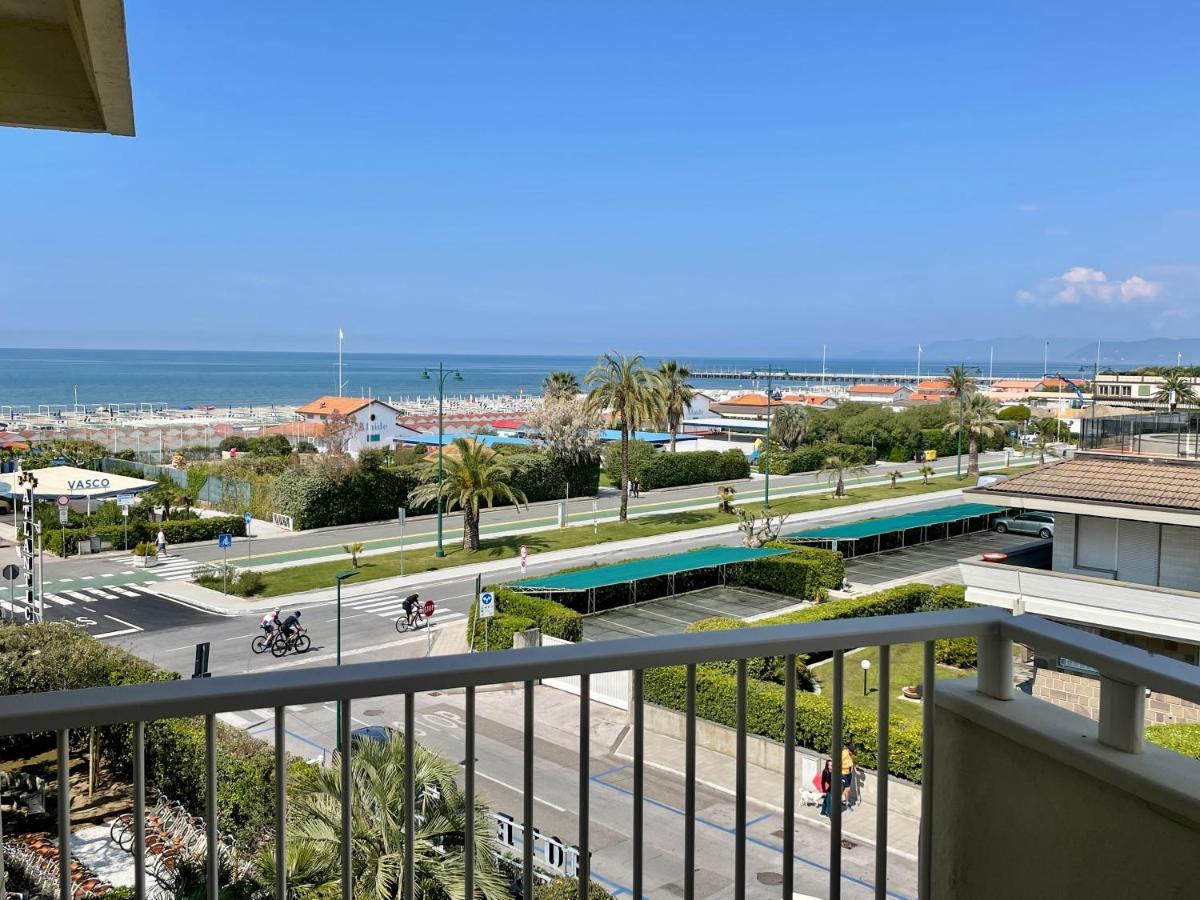 Hotel Atlantico Forte dei Marmi Exterior photo