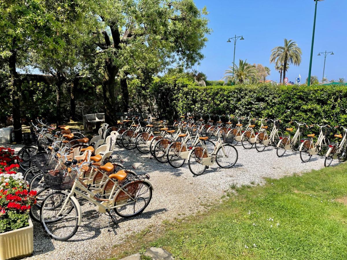 Hotel Atlantico Forte dei Marmi Exterior photo