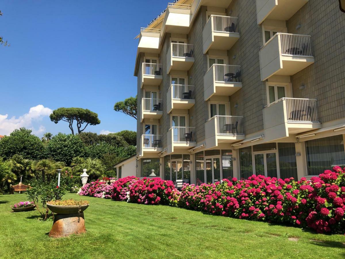 Hotel Atlantico Forte dei Marmi Exterior photo