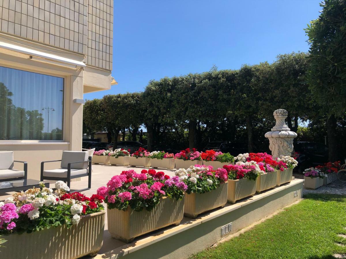 Hotel Atlantico Forte dei Marmi Exterior photo